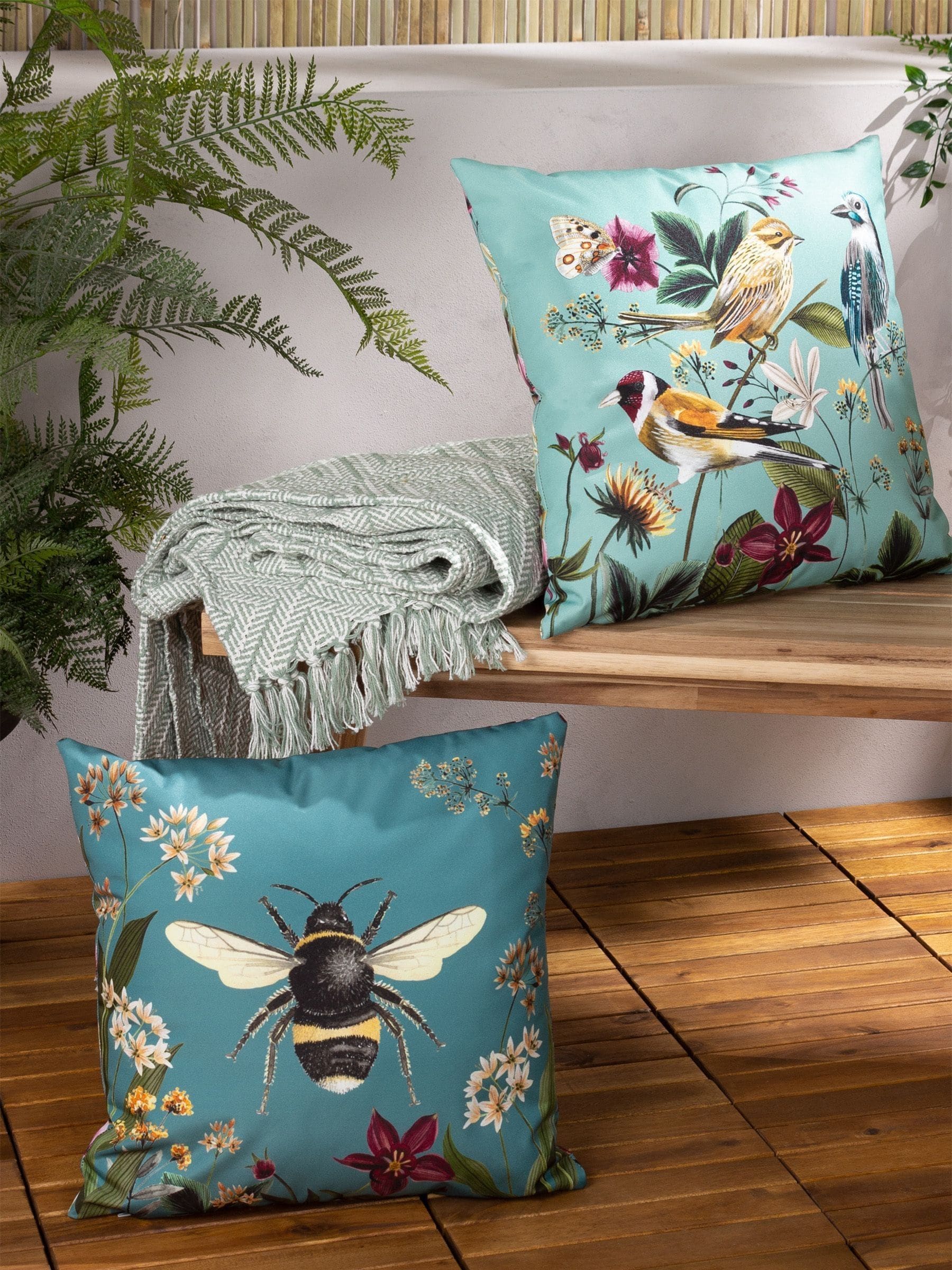 Wylder Midnight Garden Bee buitenkussen