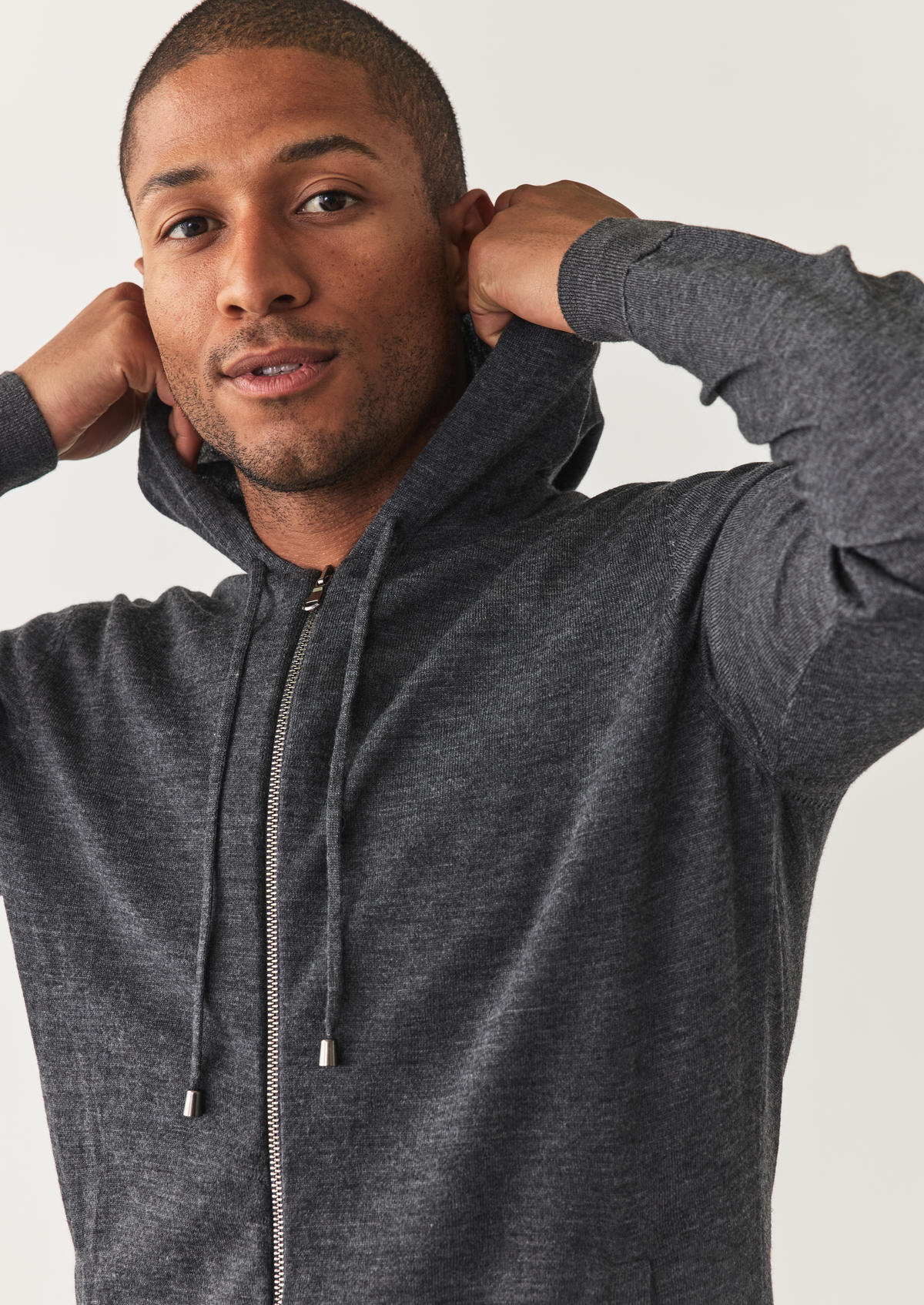 Gilet à capuche zippé en laine Mérinos unie grise