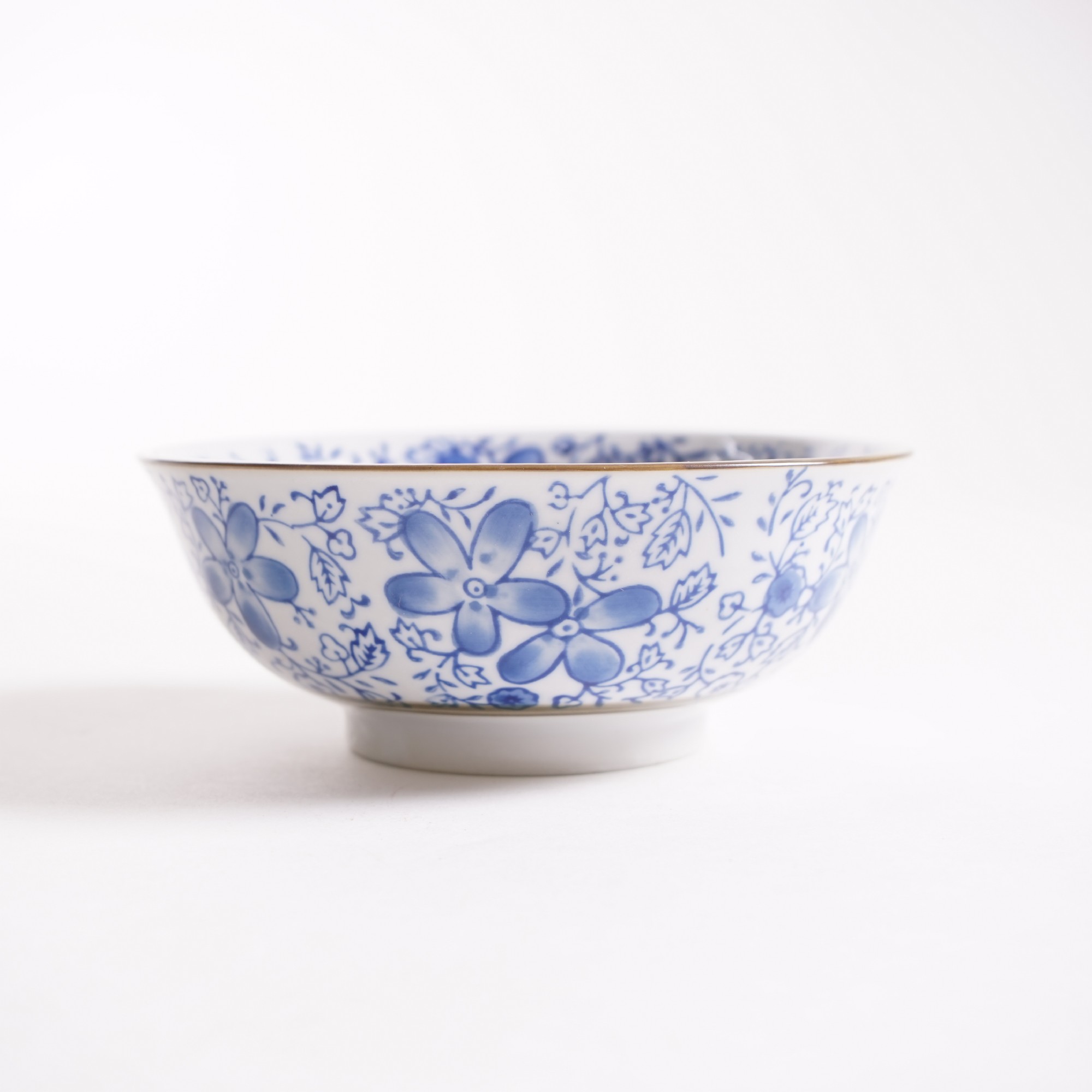 Suppenschale 'Blumenmuster', weiß-blau, Ø 15,5 cm, H 6,5 cm von fischer's lagerhaus