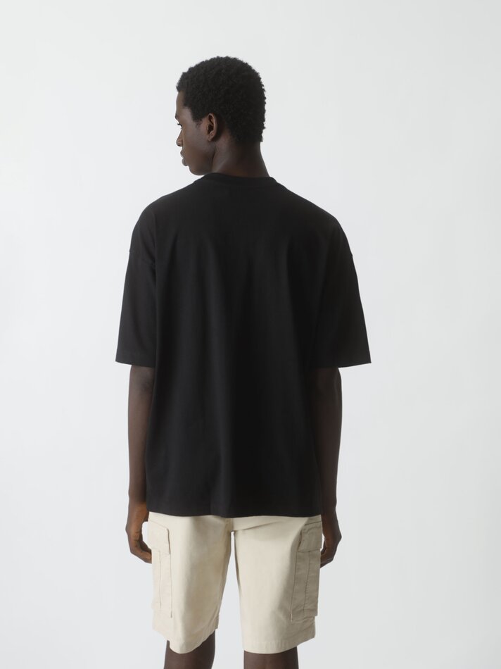 Camiseta básica oversized - Preta