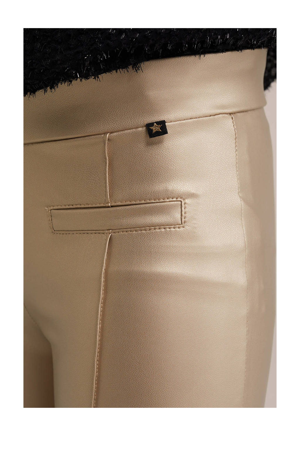 WE Fashion imitatieleren broek goud