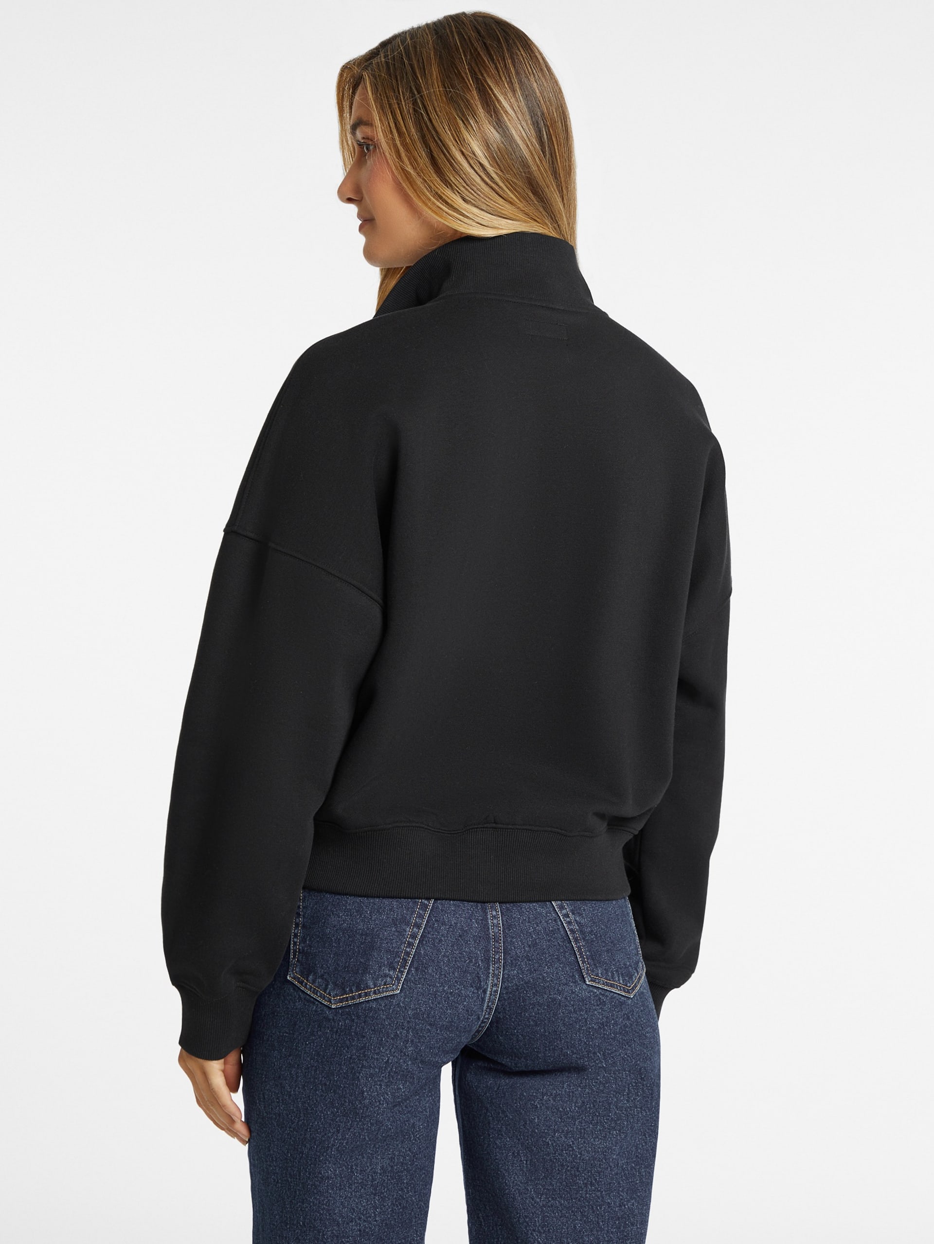 Moletom oversized com mini zíper triangular