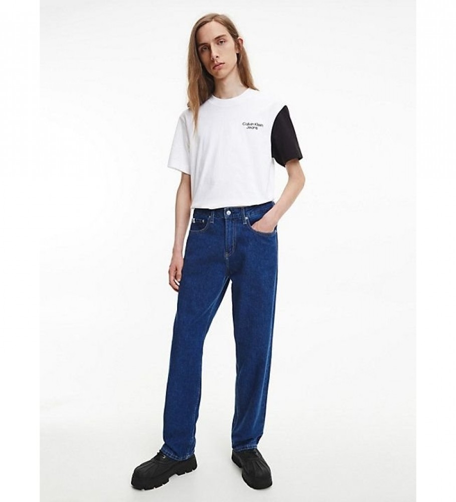 Camiseta branca Calvin Klein Jeans Stacked Shirt com blocos de cores