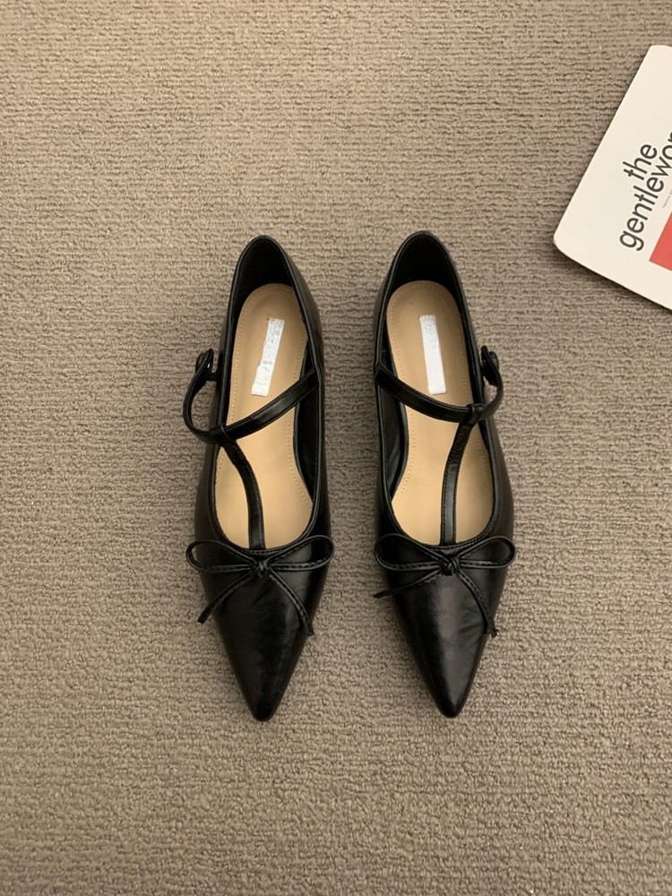 Karlao - Mary Jane-schoenen met puntige neus en strik