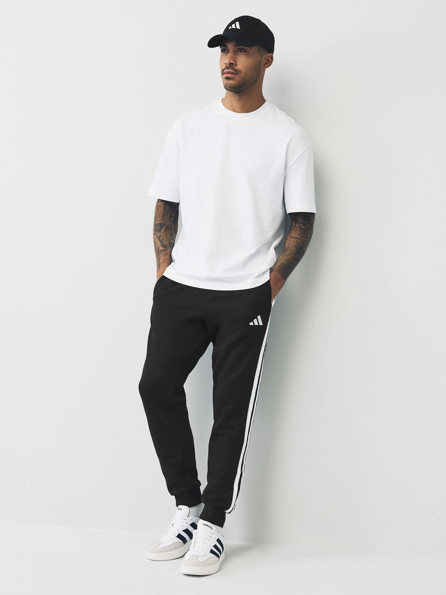 Zwart - adidas Essentials fleece joggingbroek met 3 strepen