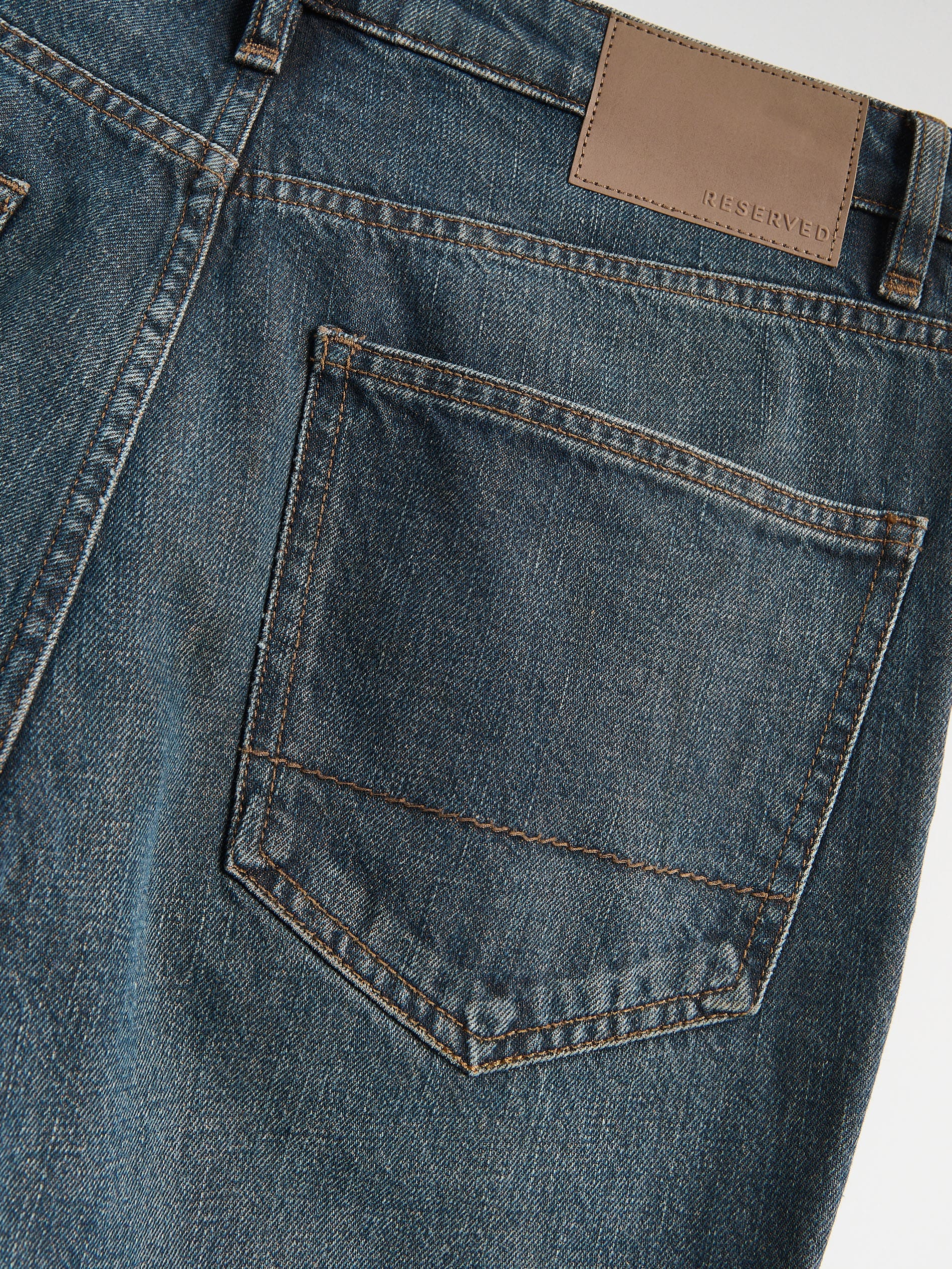 Gerade geschnittene Jeans im Relaxed-Fit