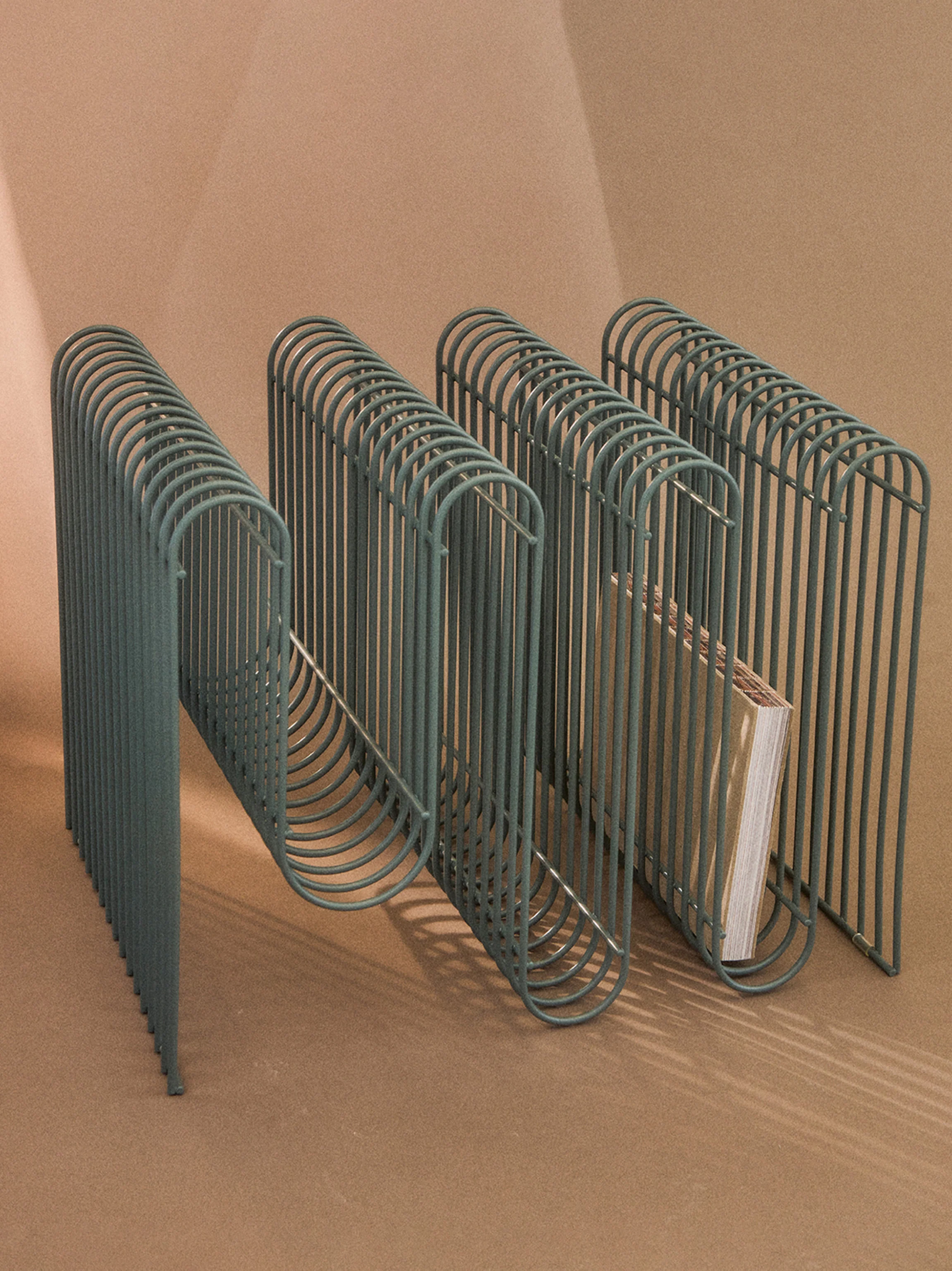 Metalen tijdschriftenhouder Curva