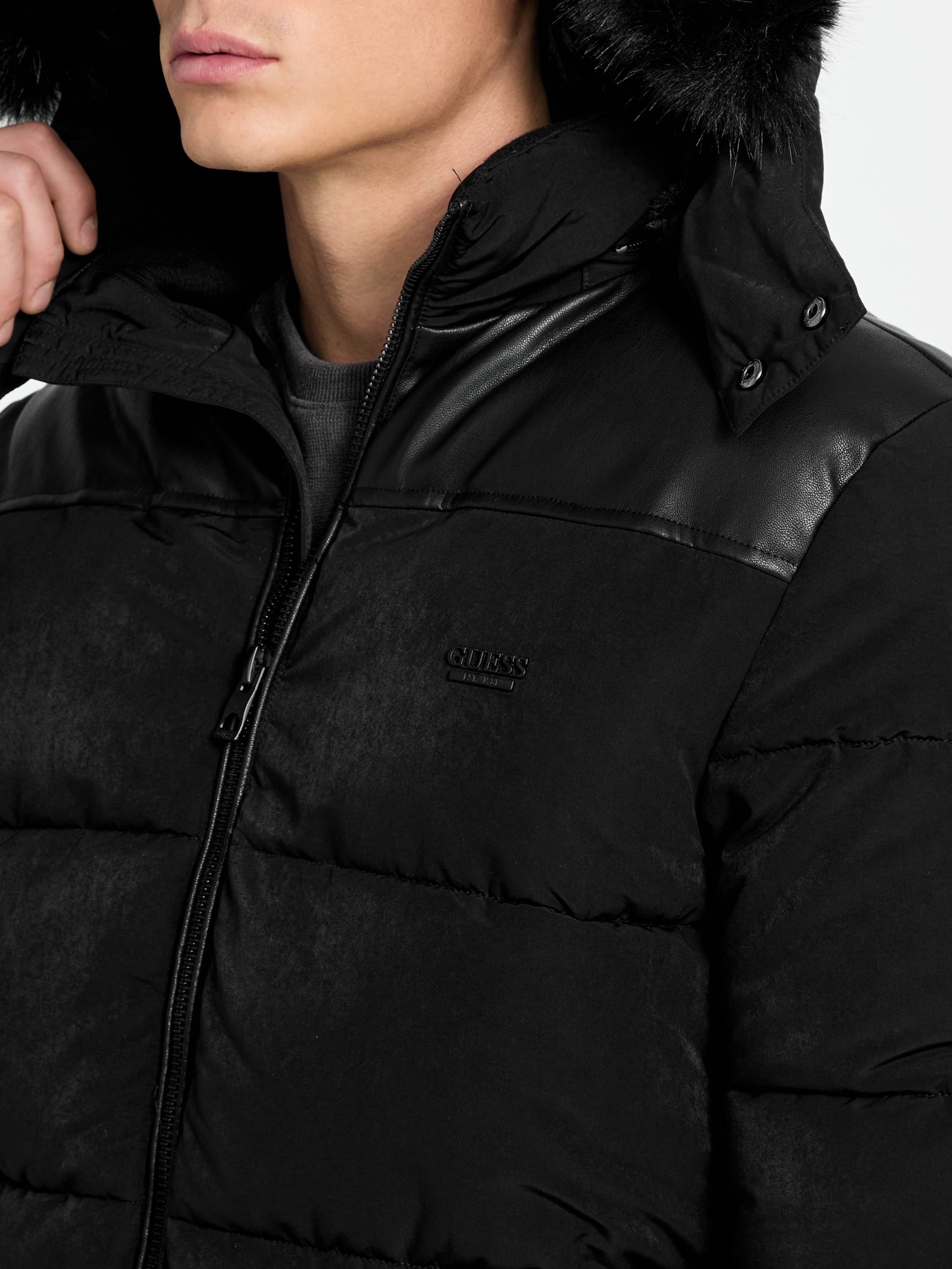 Jaqueta puffer com capuz