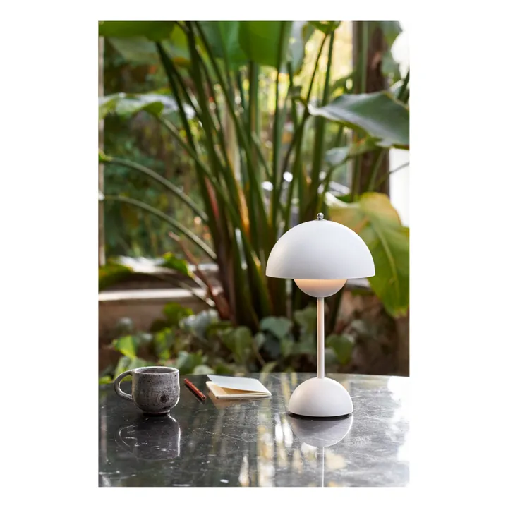 & Tradition Lampe à poser portative Flowerpot VP9, Verner Panton | Blanc