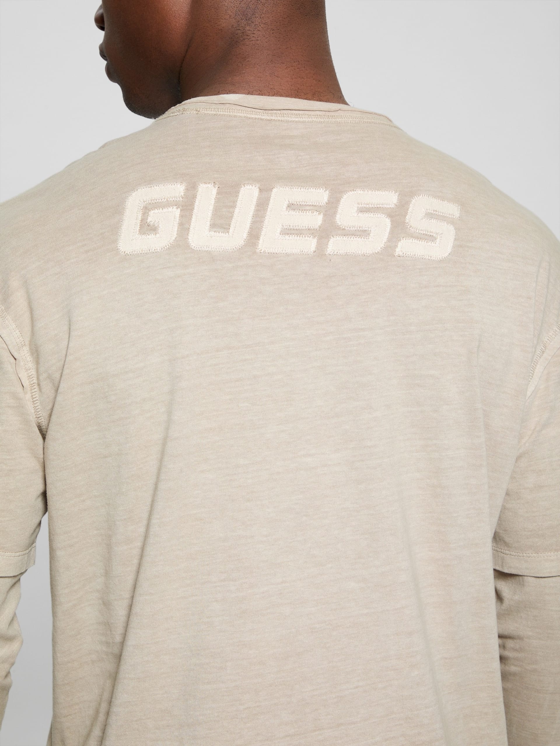 Camiseta Gondour com Remendos em Camadas