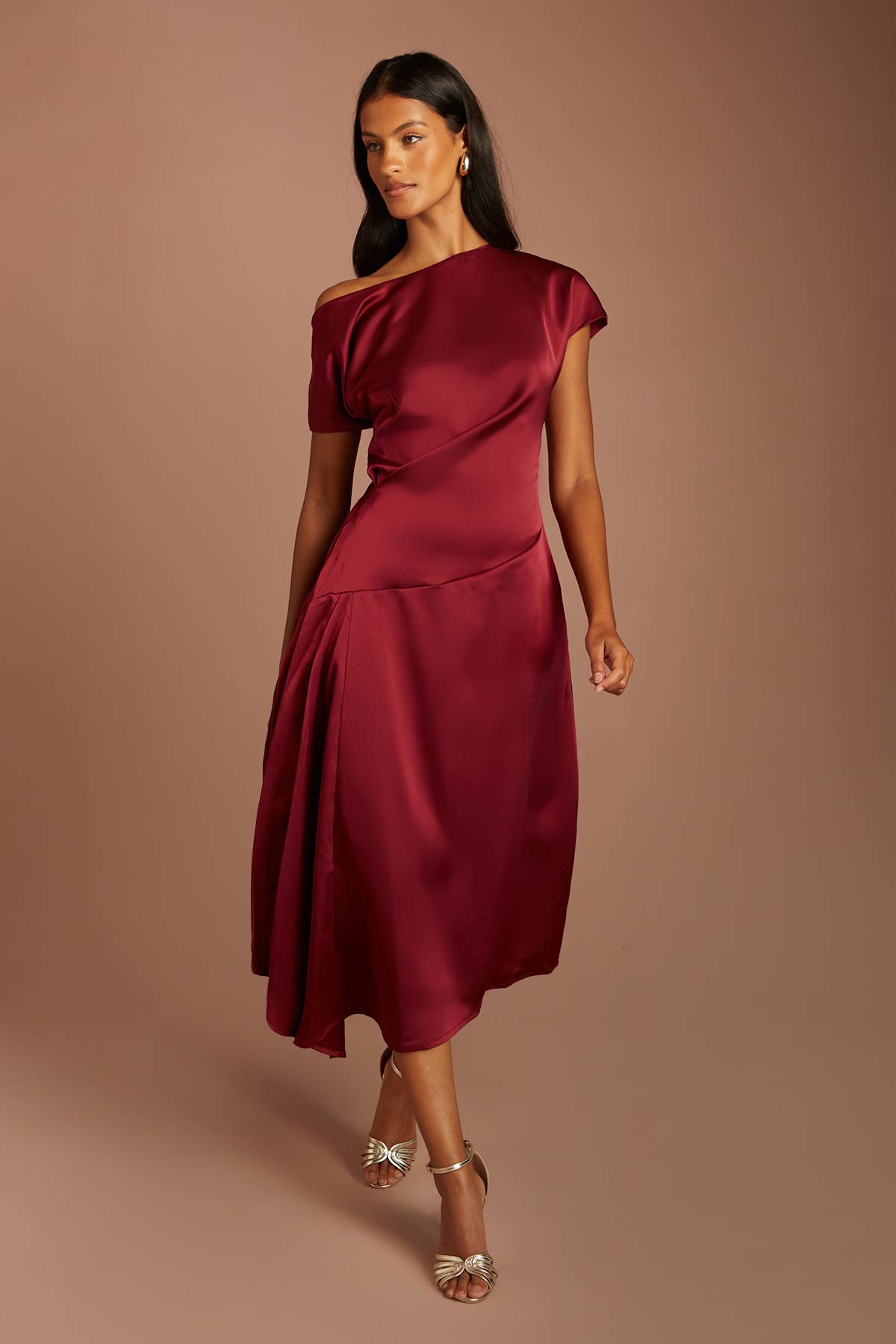 Coast Robe Midi En Satin À Épaules Dénudées Et Ourlet Asymétrique Petite