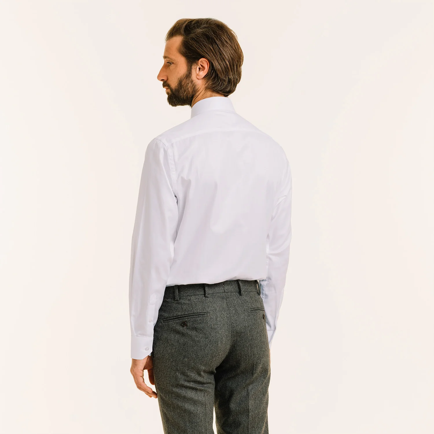 White double-twisted chevron shirt