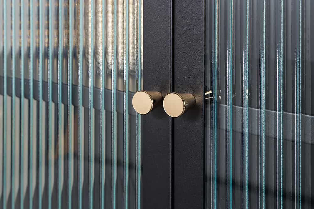 Moderne Vitrine PARIS 180cm schwarz gold Riffelglas Metall Highboard Schrank