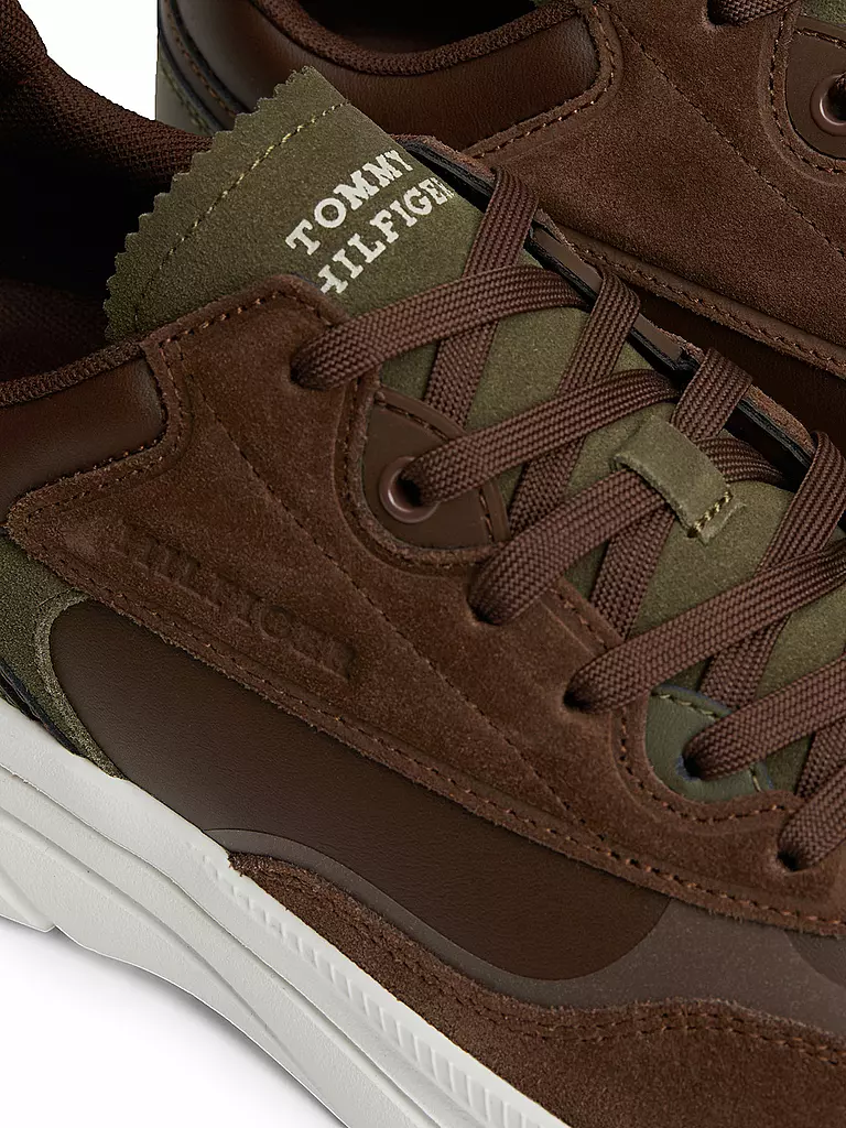 TOMMY HILFIGER Sneaker  braun