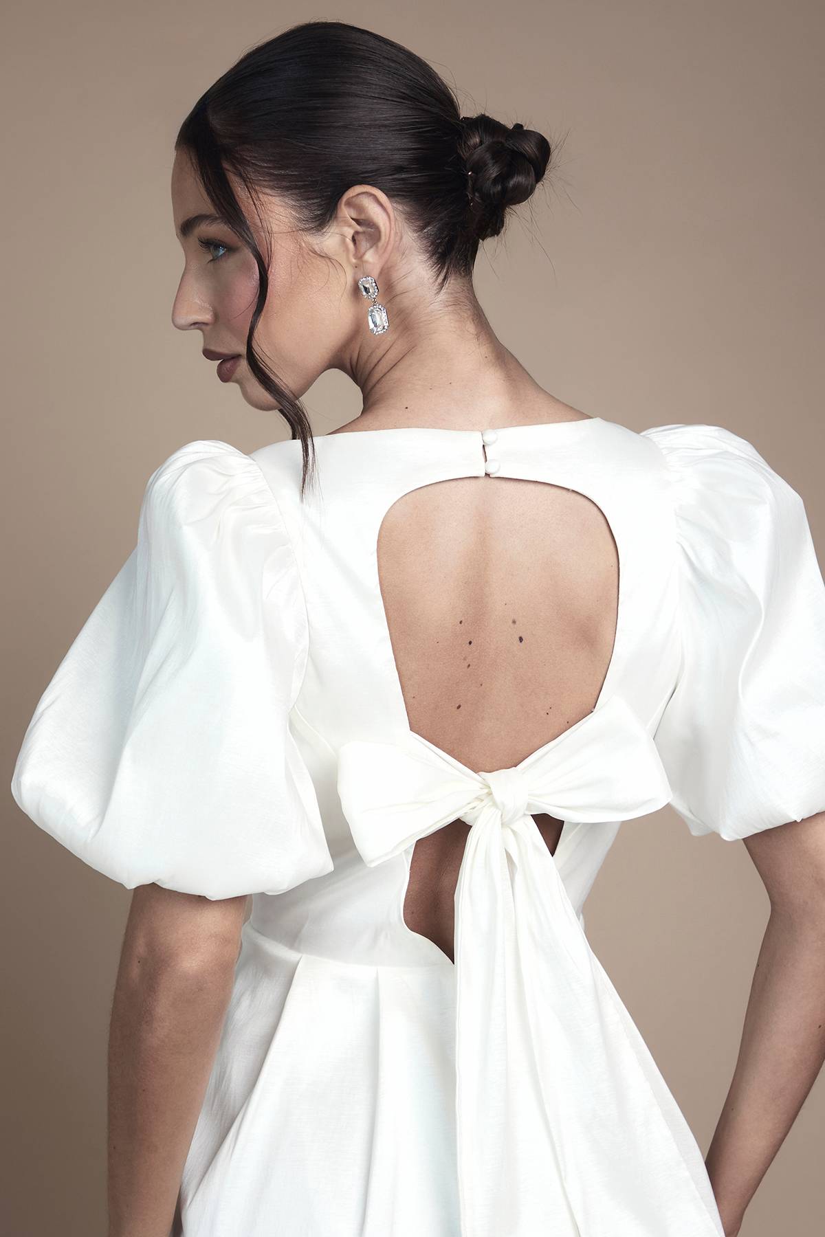 Coast Robe Courte à Manches Bouffantes Robe de Mariée avec Dos Noué