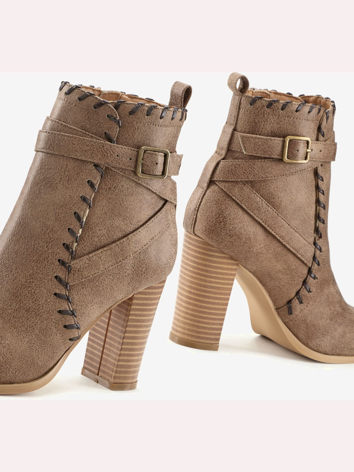 Bottines à talon haut talon bottier confortable et boucle décorative raffinée
