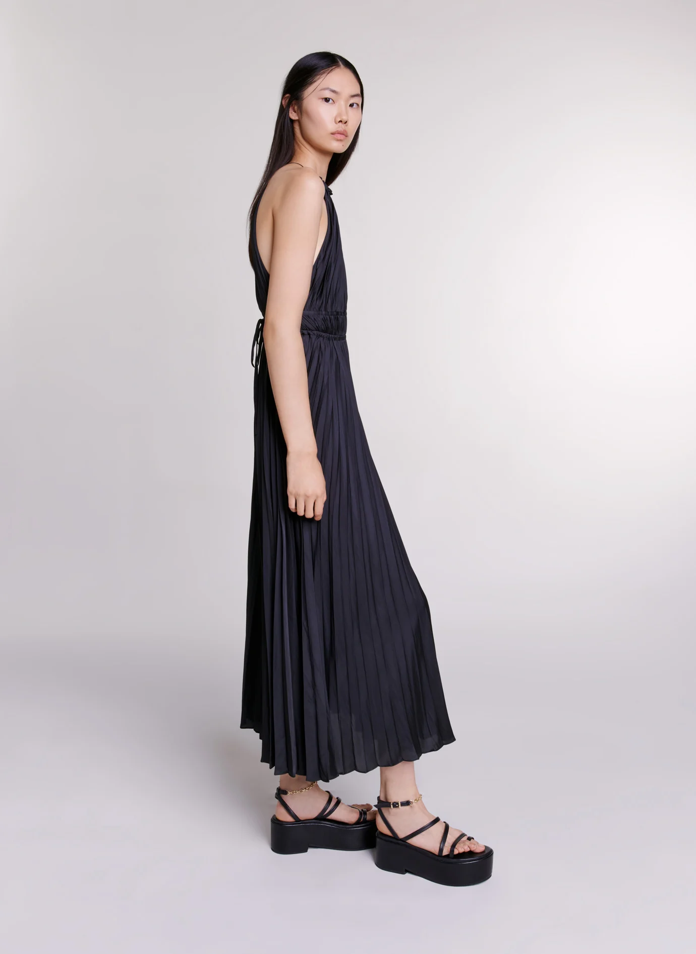 Robe longue plissée et satinée| Noir