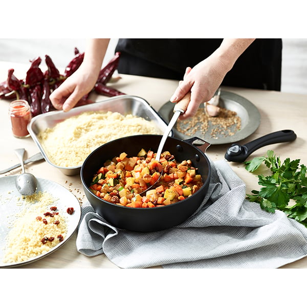 Sauteuse bombée 24 cm Choc Intense amovible De Buyer