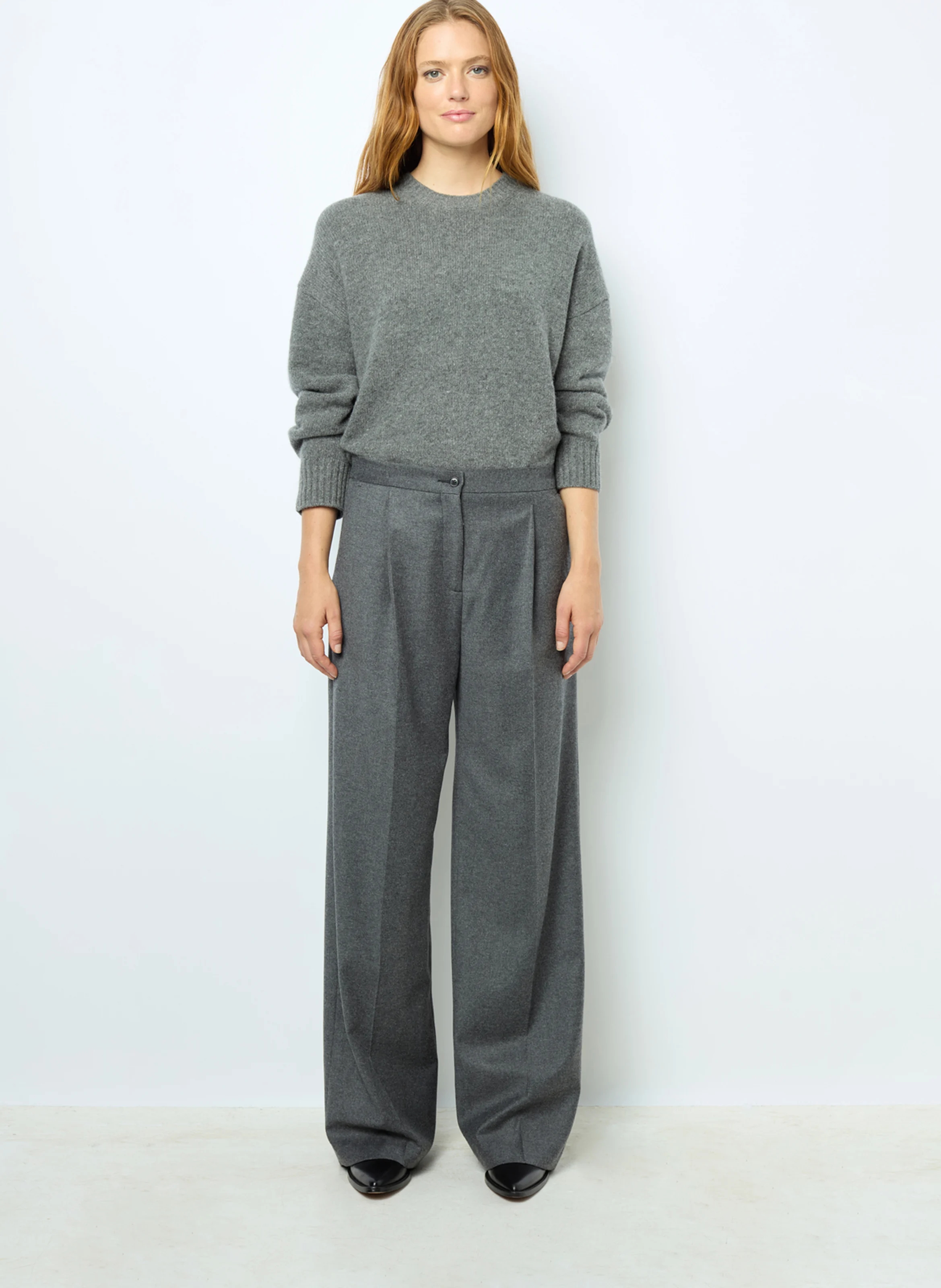 NIA - Pantalon évasé en laine mélangée | Gris