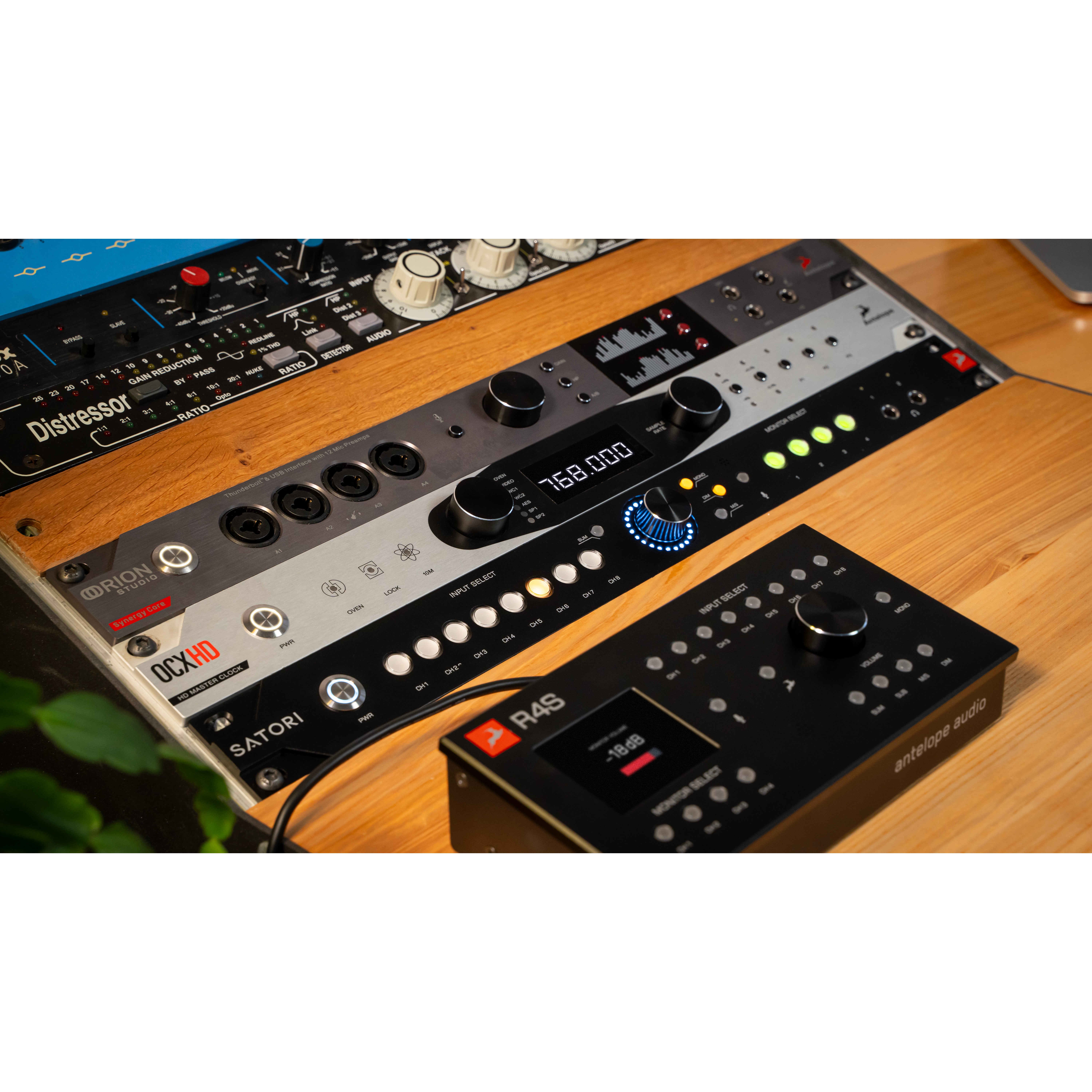Antelope Audio Satori Gen 2 monitor controller + R4S remote