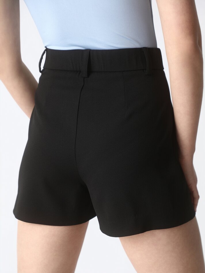 Calções com bolsos - Preto