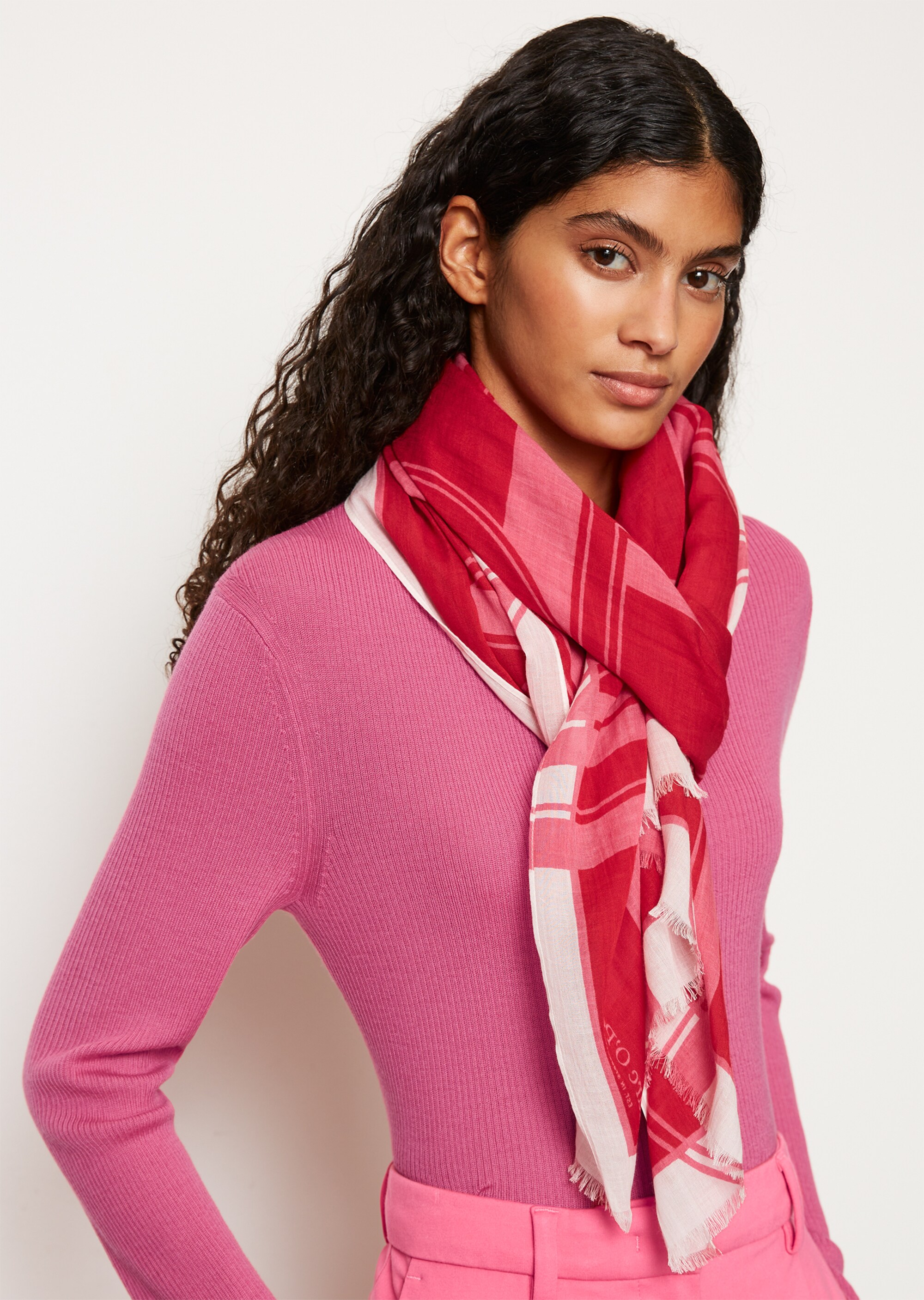 Schal mit Allover-Printmit Tencel™ Modal