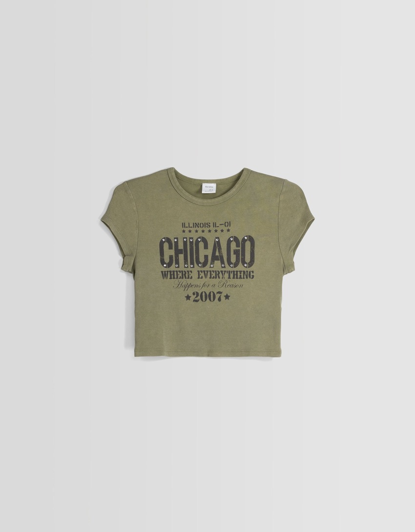 Camiseta de manga curta com estampa e modelagem ajustada