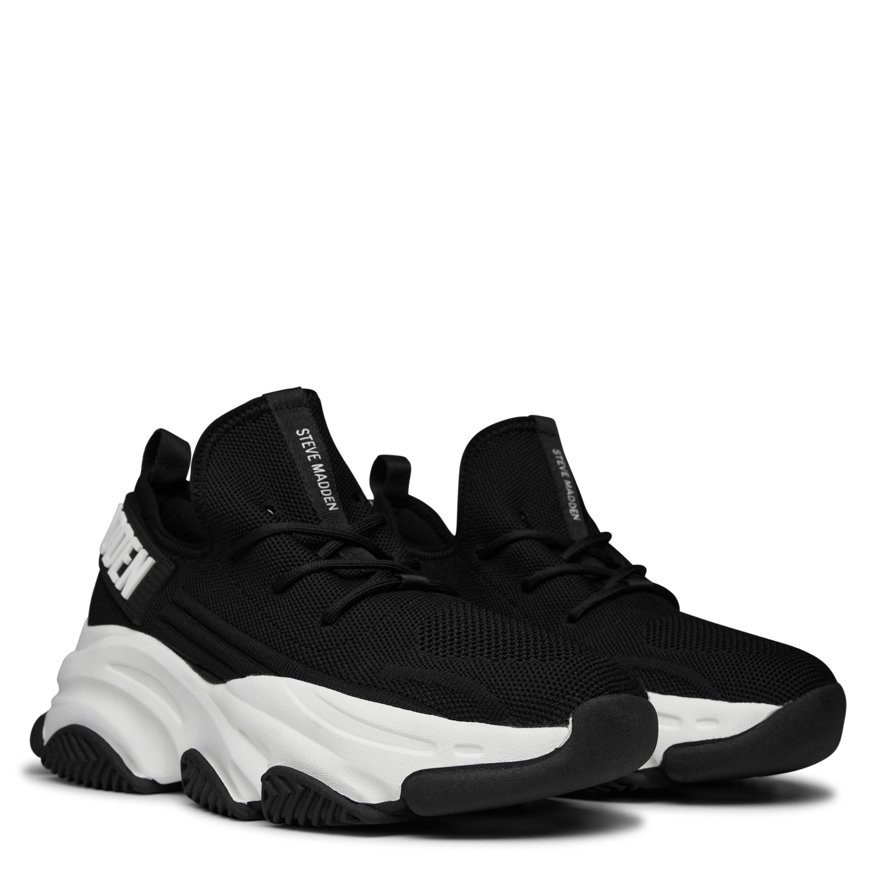 Steve Madden Protege e Sneakers.