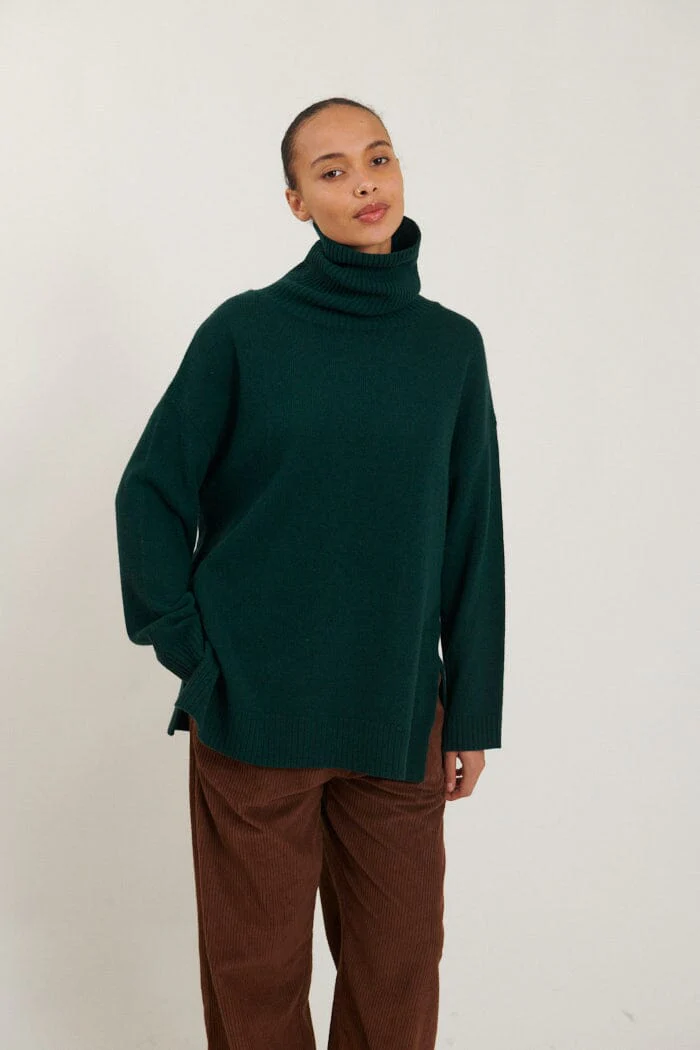 Basic Apparel Line T-neck 714 rain forest