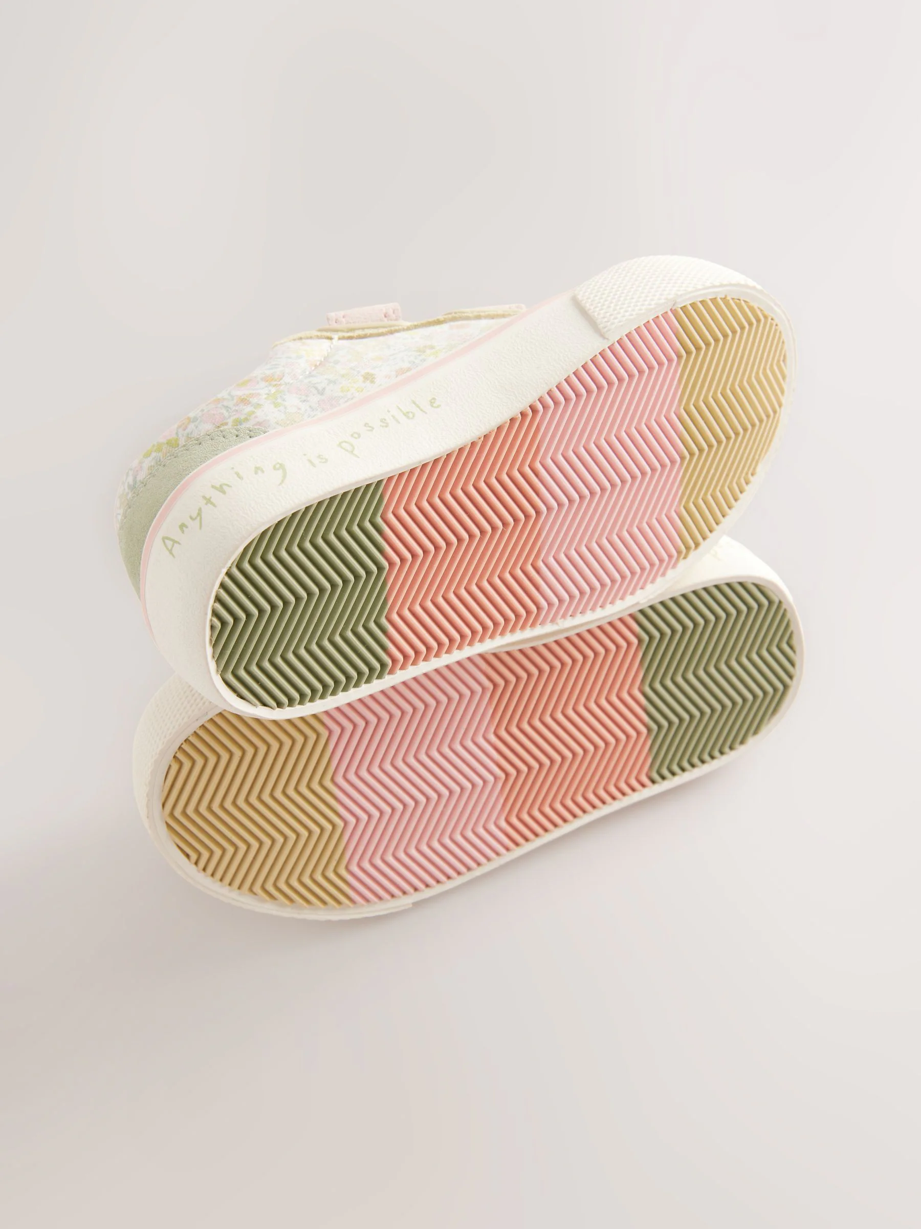 Saliegroen gebloemd - Sneakers met klittenbandsluiting