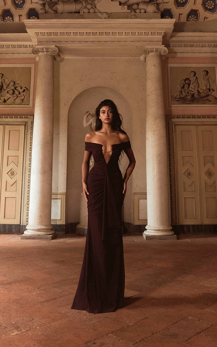 Rouge Mûrier Robe Longue Sirène Plt Label Avec Détails En Mesh Et Bordure