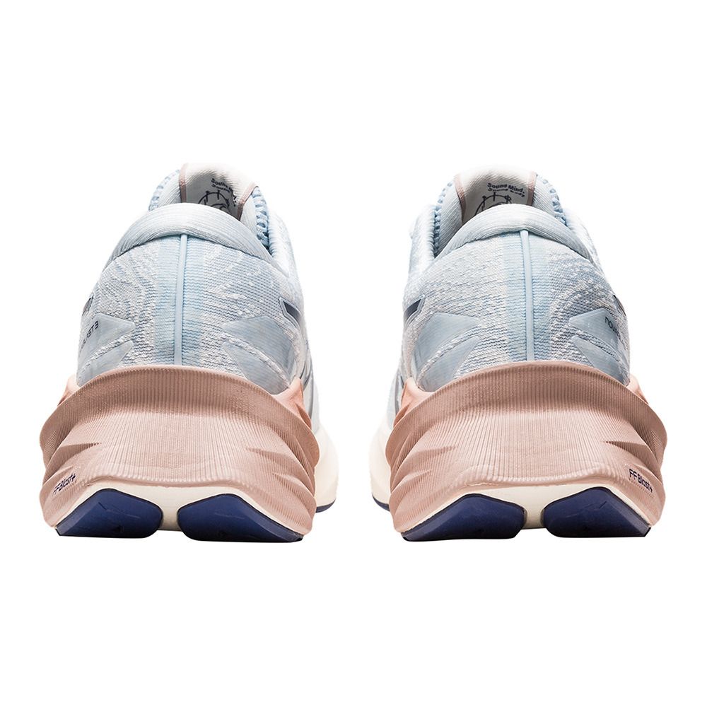 Asics NOVABLAST 3 - Chaussures running Femme sky/cream