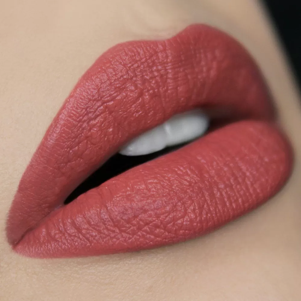 Youngblood Hydrating Liquid Lip Creme Enamored - 4,5 ml.