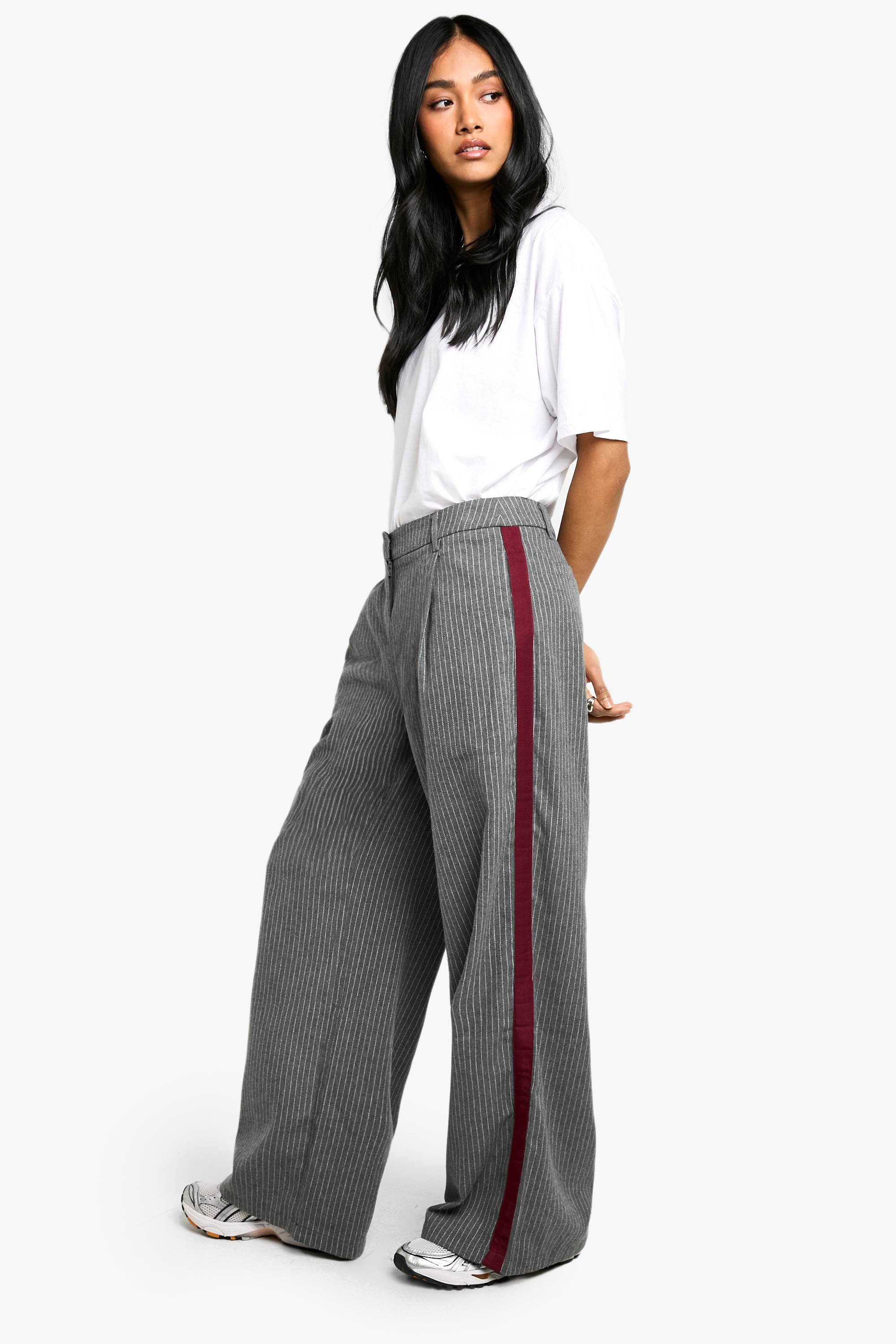 boohoo Pantalon Tailleur à Jambe Large, Rayures Fines et Détail en Bande Latérale