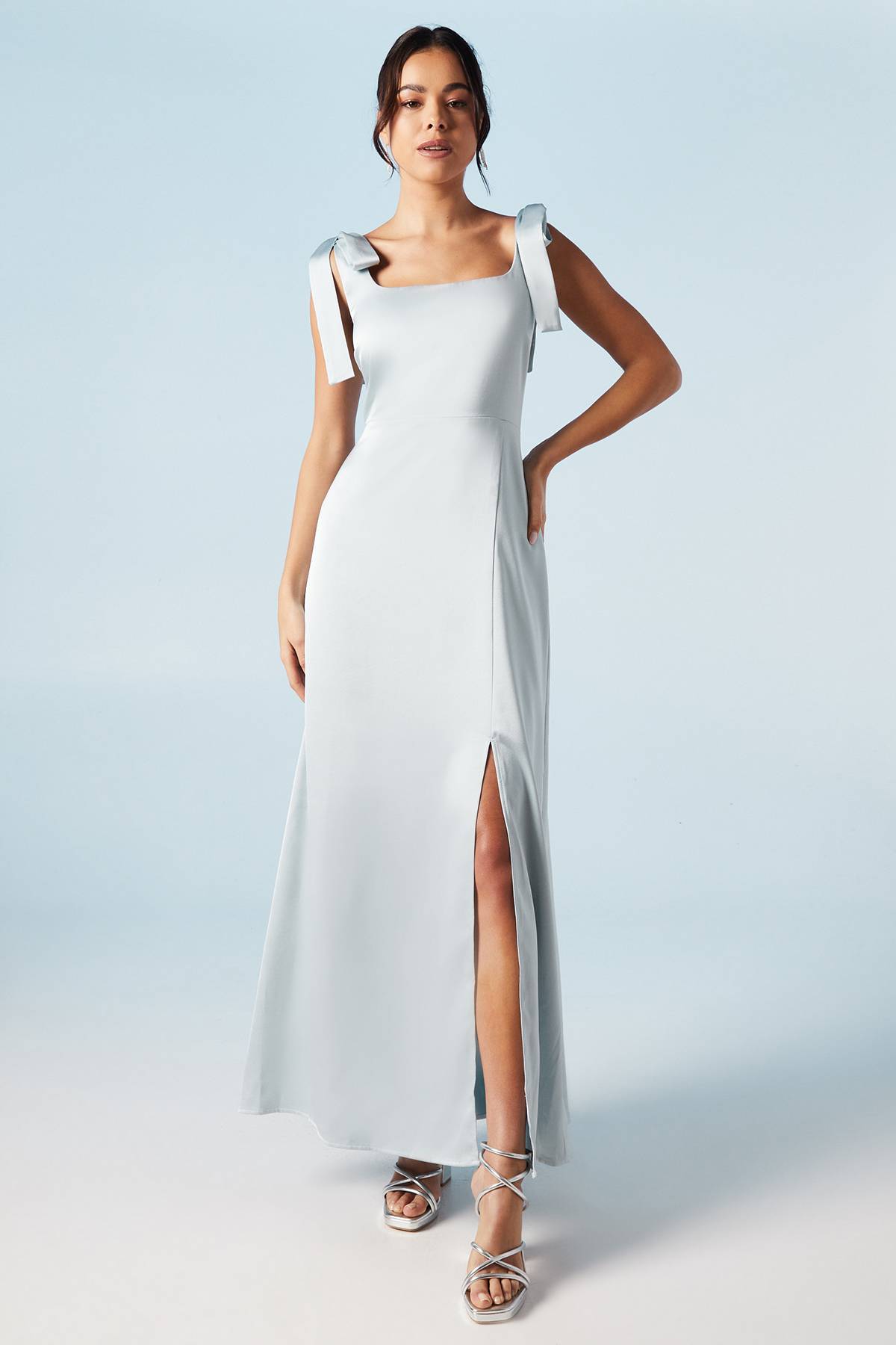 Oasis Robe de Demoiselle d'Honneur Mi-Longue Satinée à Épaules Nouées Petite Taille