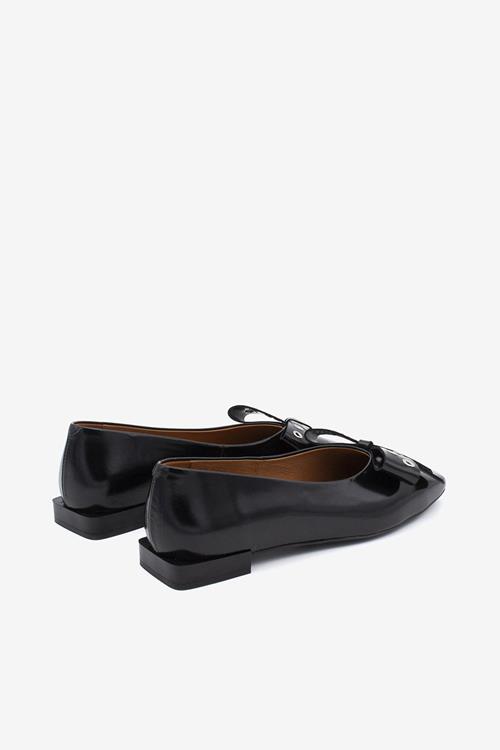 Angel Alarcon 25504 Adelia egidio negro