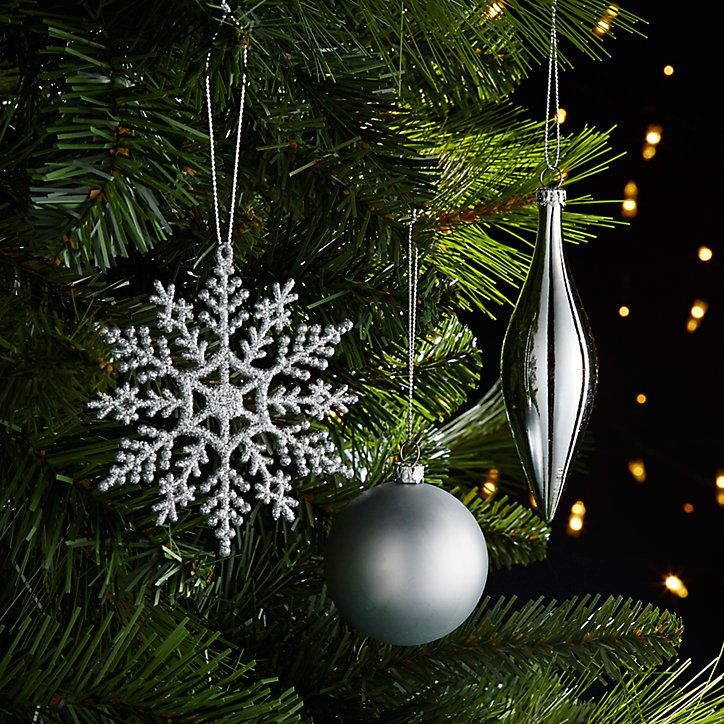 Assortiment de décorations de noël argentées (50 pièces)