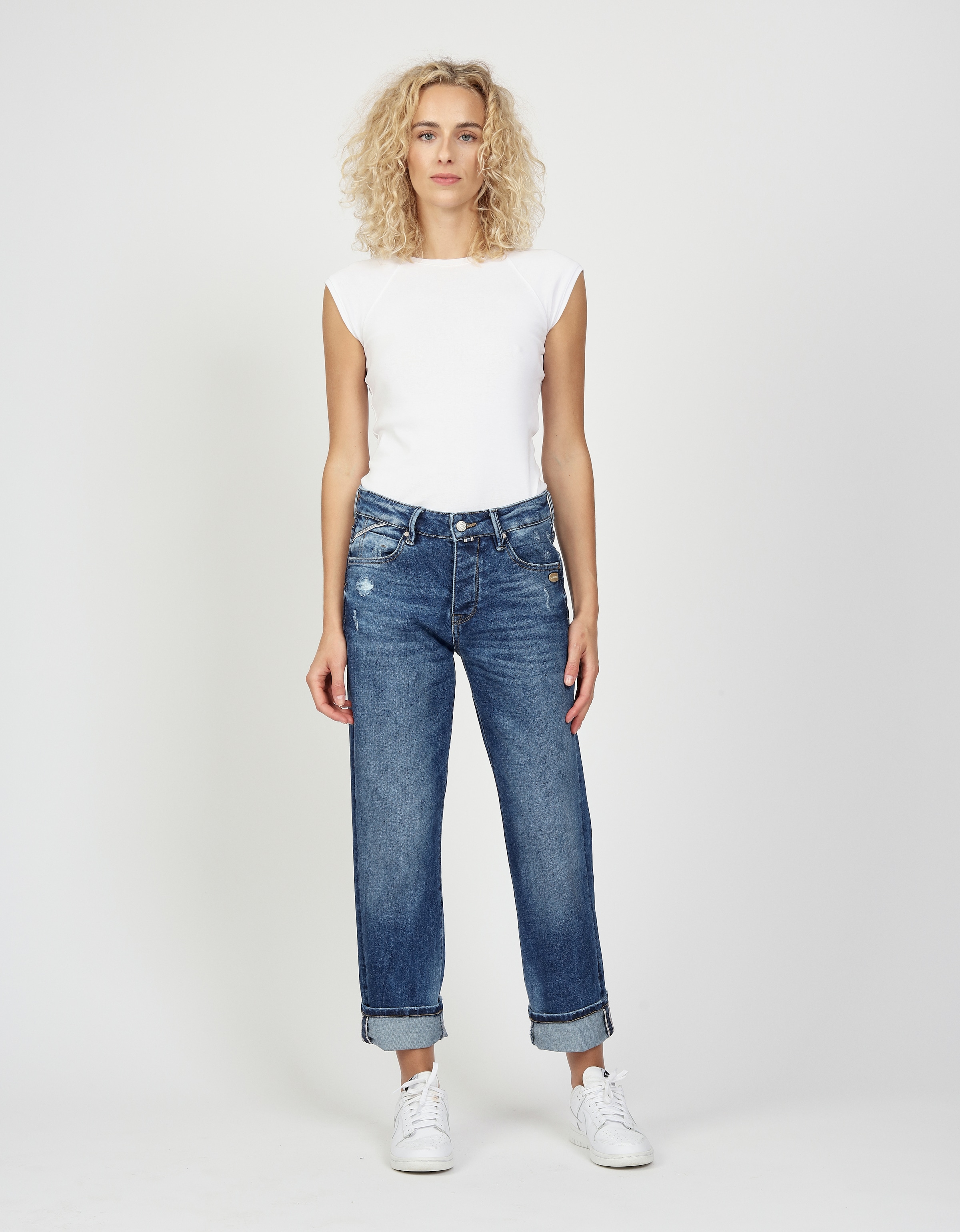 GANG Straight-Jeans »94THELMA« mit Detail oberhalb der Münztasche
