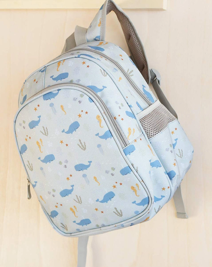 Kinderrucksack OCEAN (27x32x19) isoliert in hellblau
