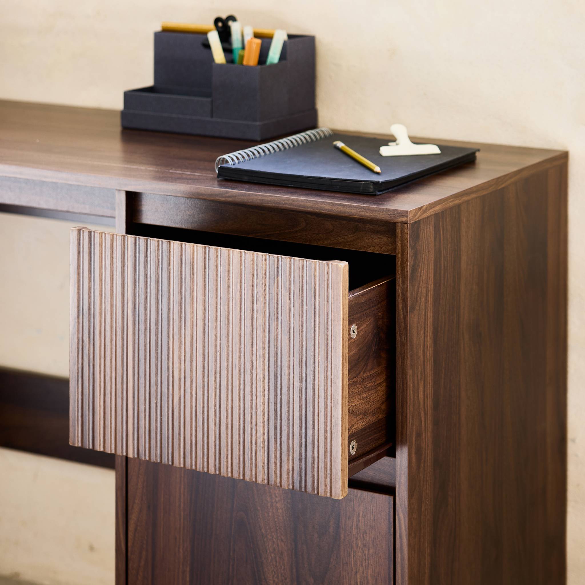 sweeek - Bureau met 2 lades in Scandinavische stijl