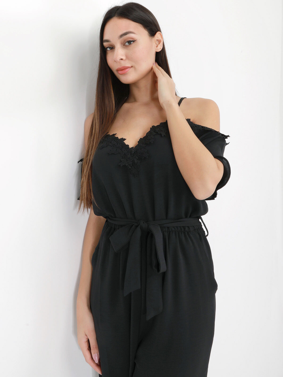 Combinaison ceinturée avec détail broderie- Noir