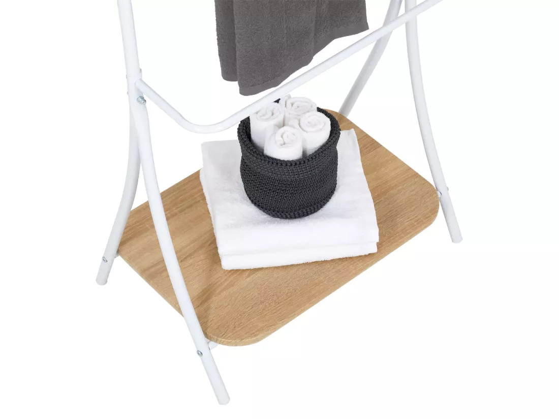 Porte-serviettes sur pied EDY portant pour linge de salles de bain avec 5 barres en métal laqué blanc, 1 étagère en MDF chêne sonoma