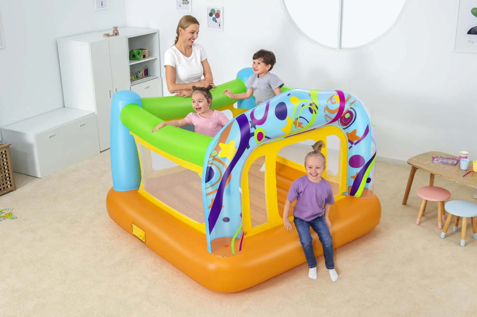 Cadeira de balanço Bestway Swirls 'N Twirls com bomba embutida