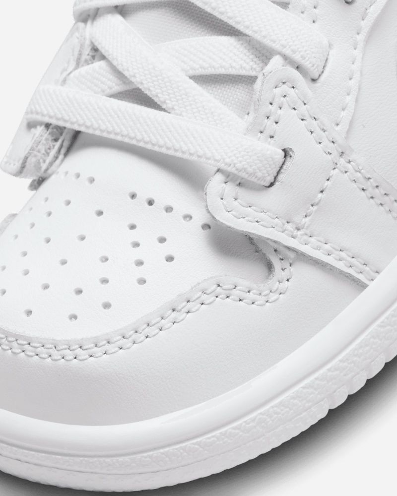 Chaussures Nike Air Jordan 1 Low pour enfant