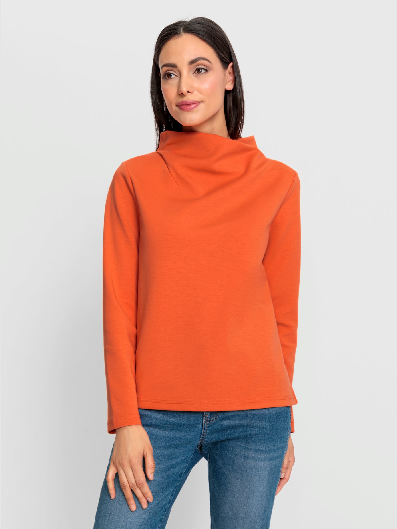 Sweat-shirt encolure raffinée