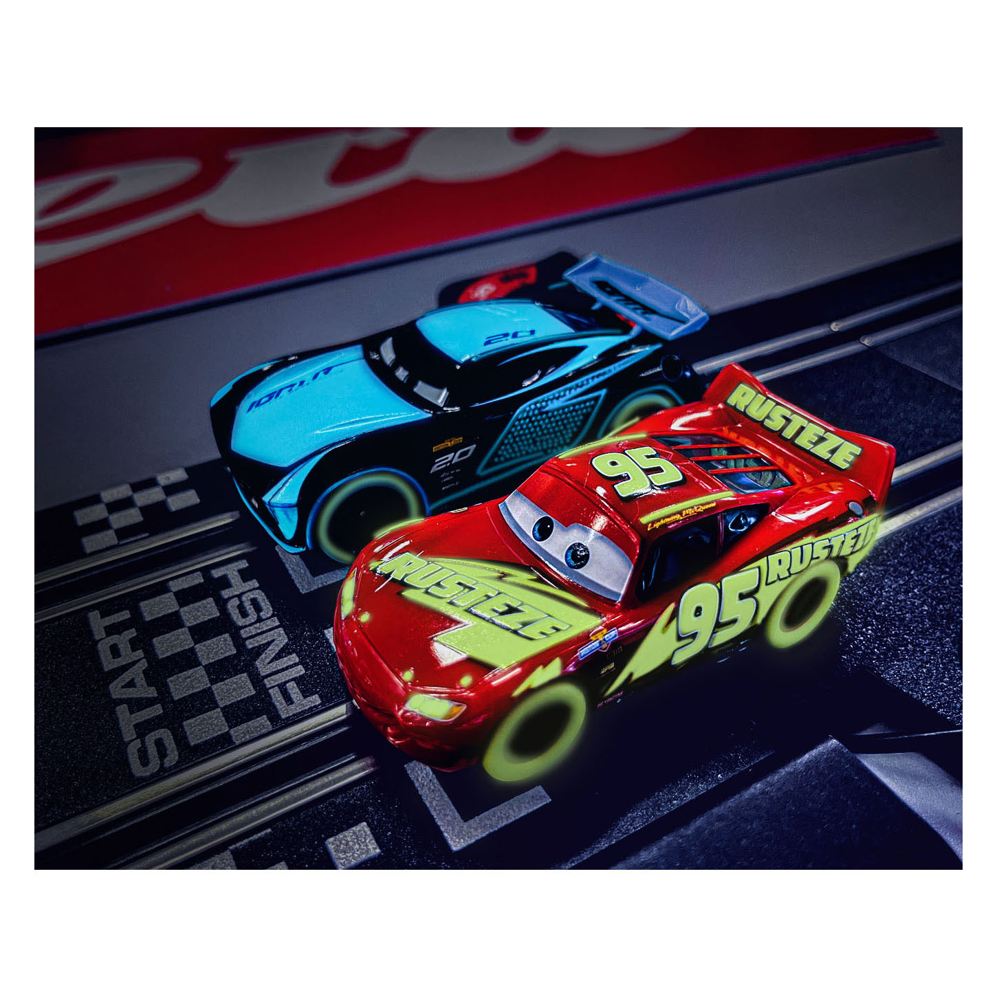 Carrera GO!!! Racebaan - Disney Cars Glow Racers