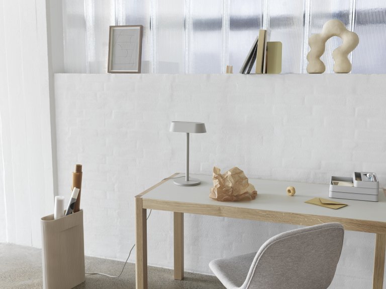 Muuto Workshop bureau 130x65 zwart linoleum