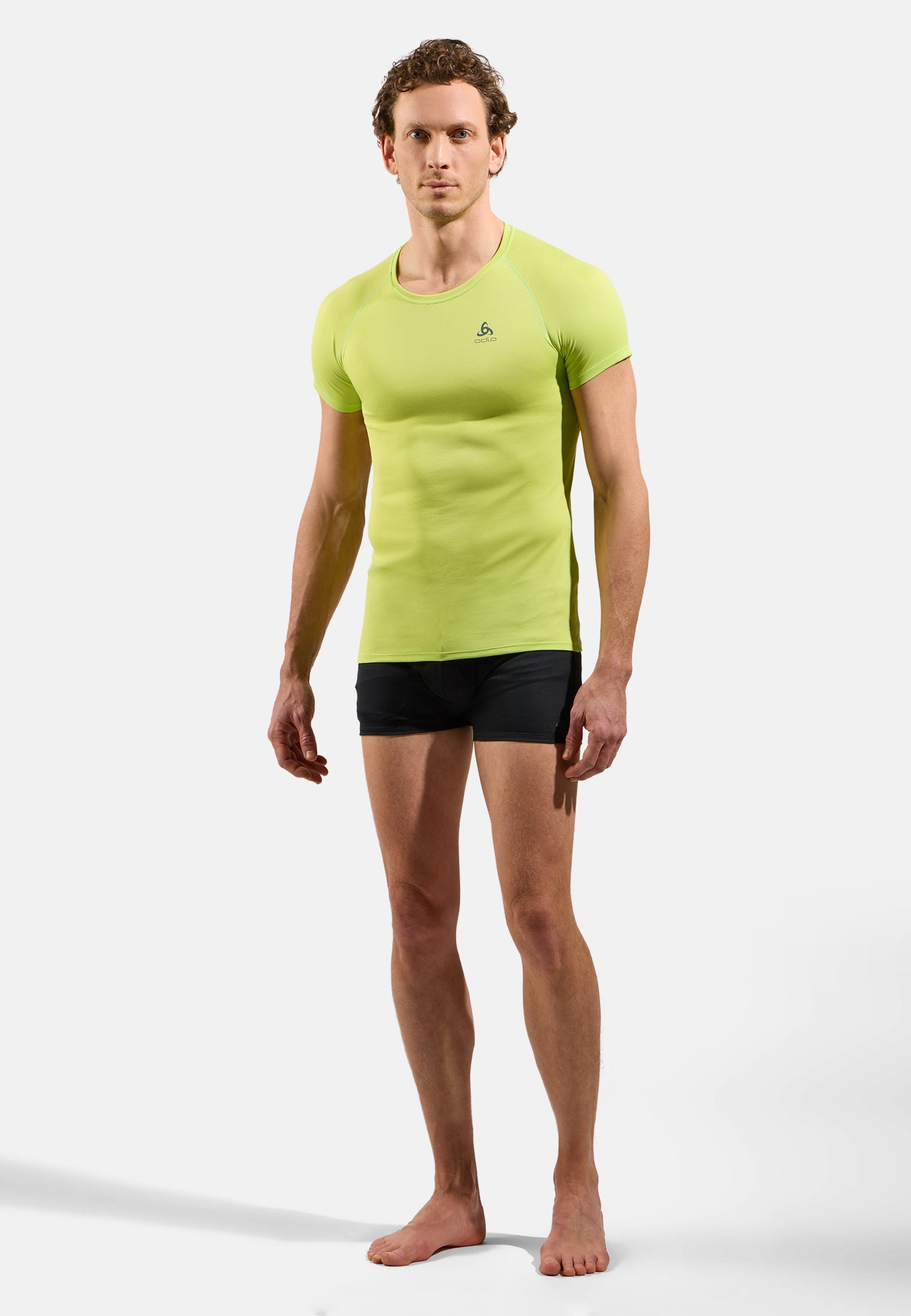 Active F-Dry Light Base Layer T-shirt in sharp green