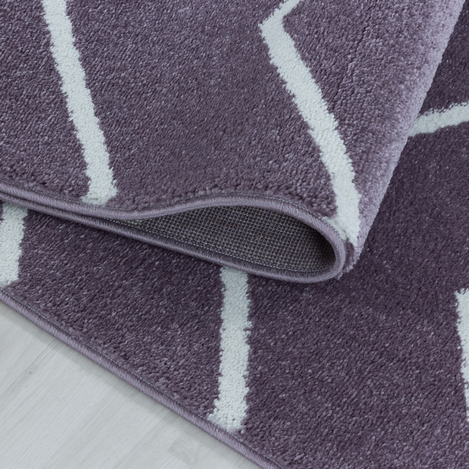 Stilvoller Designer Teppich: Modernes Kurzflor-Zick-Zack Design, Wohnzimmer