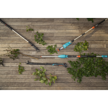 Gardena 18V telescopische takkenschaar 2,5m (P4A) Incl. 2.0Ah accu   lader